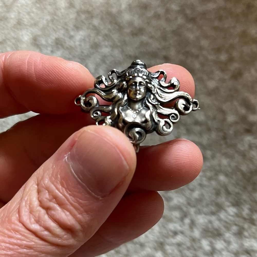 Vintage sterling silver pin